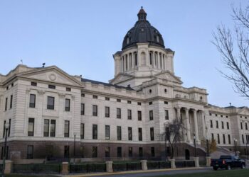 Image of the South Dakota Capitol in Pierre