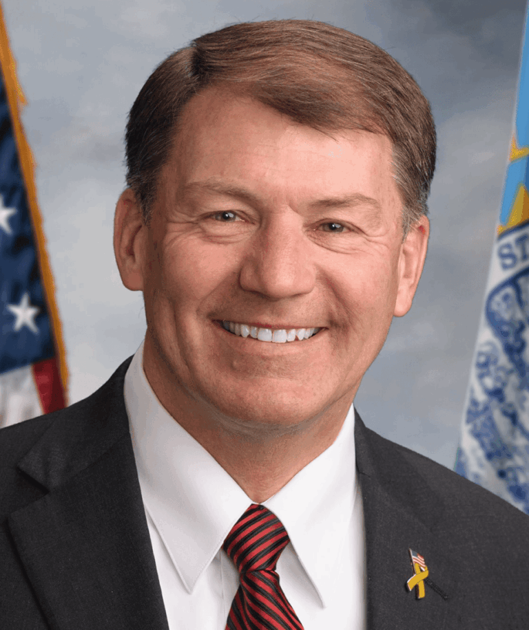 Head and should image of Mike Rounds U.S. Senate