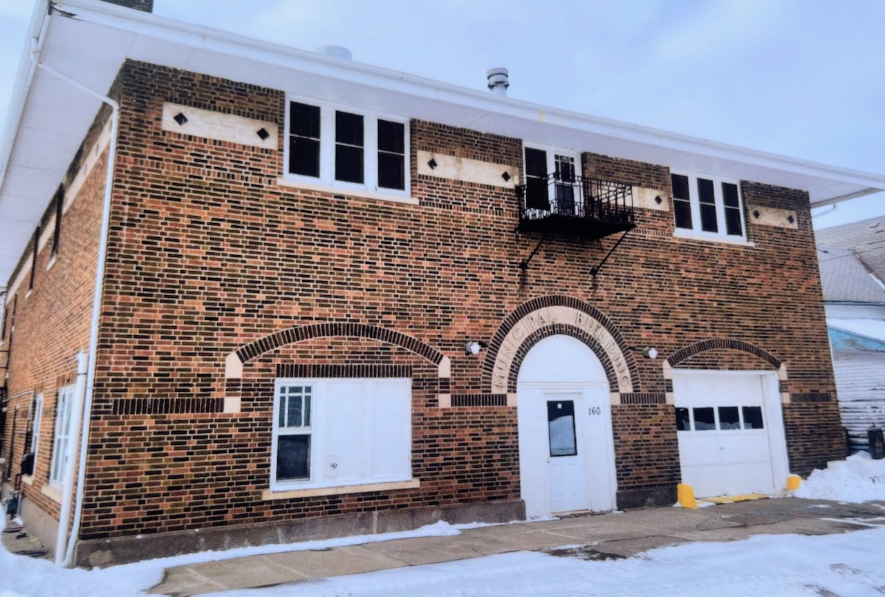 103 year old Shares Memories Of Municipal Building As Conde Plans