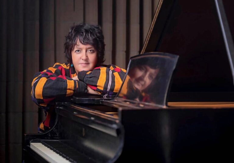 The Kelly Hunt Acoustic Quartet performs Friday, Nov. 3 at the Aberdeen Recreation and Cultural Center library.