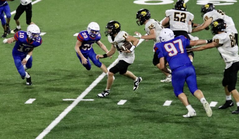 Warner and Faulkton play in the South Dakota high school football playoff semifinals Friday night. Aberdeen Insider file photo by Scott Waltman