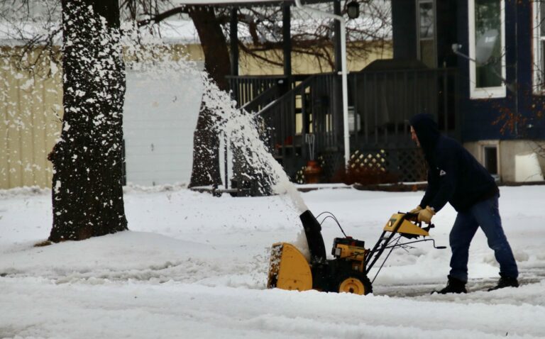 Aberdeen made it nearly to Christmas without a significant winter storm. But after snow, slush and ice fell on Saturday, Dec. 25 and Sunday, Dec. 26, residents had to dig out. Aberdeen Insider photos by Scott Waltman