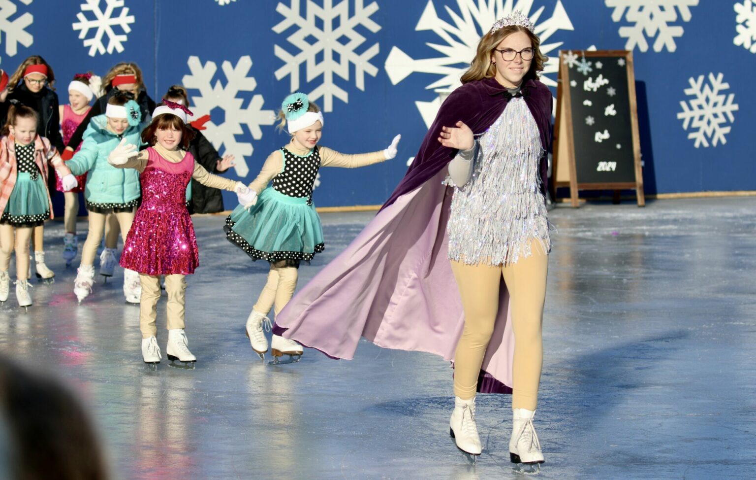 Gallery Schinkel Crowned Queen At Carnival Of Silver Skates Aberdeen