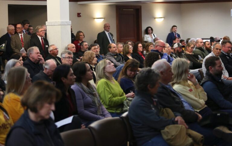 Audience 2048x1365 1