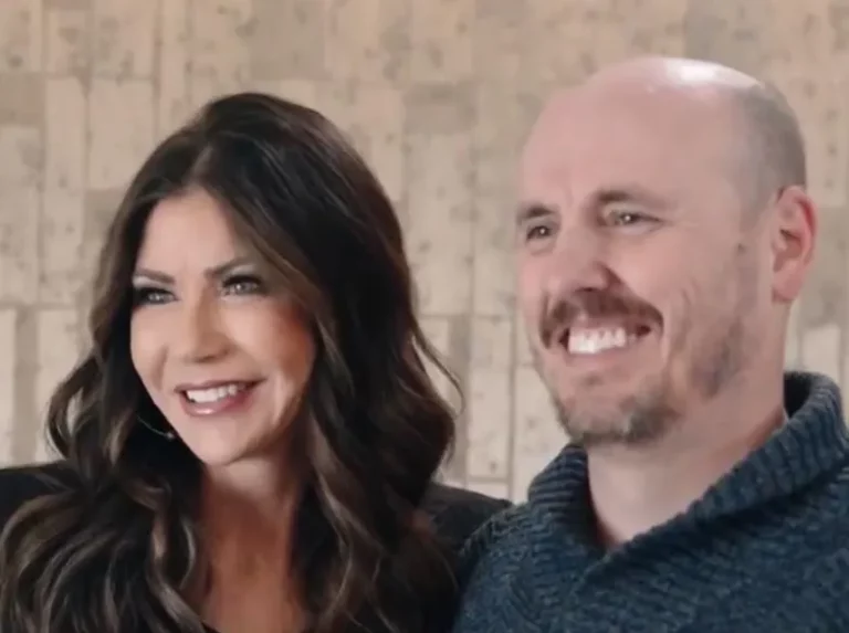 Gov. Kristi Noem with a dentist from Smile Texas. Photo from Instagram.