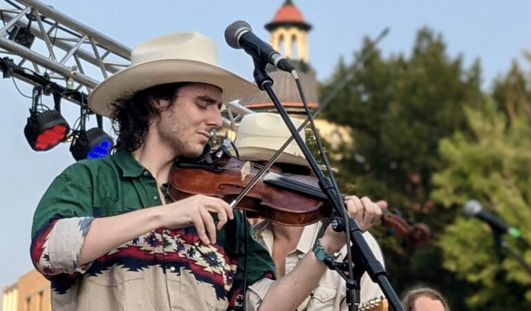 The Ransom Brothers out of Texas entertained people during a free downtown concert on Thursday, July 25. Aberdeen Insider photo by Scott Waltman.