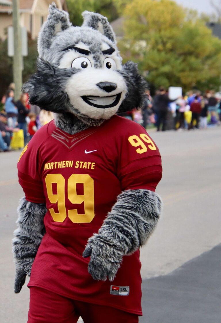 Thousands of people lined the Main Street to watch the 2024 Northern State University homecoming parade the morning Saturday, Oct. 5. The Wolves won their homecoming game 14-13 against Bemidji State. Aberdeen Insider photo by Scott Waltman.