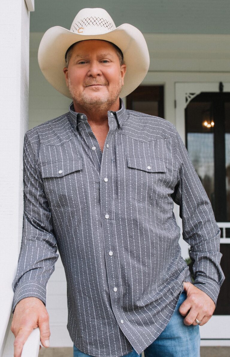 Tracy Lawrence will perform at the Brown County Fair on Thursday, Aug. 14, 2025. Courtesy photo.