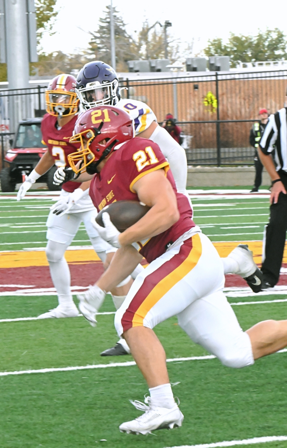 With new offensive scheme, foundation for Northern State's 2025 football season being set 4 Northern State running back Hank Kraft cuts to the outside during the Wolves game against Minnesota State Mankato on Saturday, Nov. 2, 2024 at Dacotah Bank Stadium. Kraft returns for the 2025 season. Aberdeen Insider photo by Robb Garofalo.