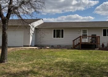 This home in Redfield is the first of several governor's houses the city obtained to boost its aging housing stock. South Dakota News Watch photo by Bart Pfankuch.