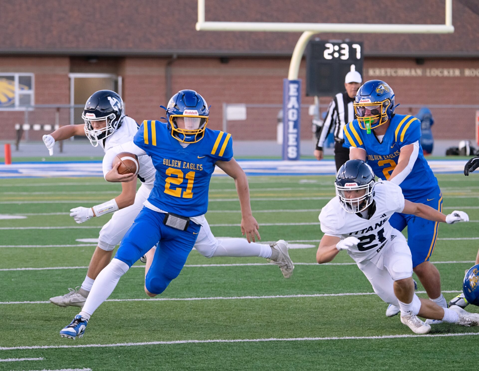 High School football: Aberdeen Central drops home opener to Tea Area; Warner's big rally upends Ipswich 3 Aberdeen Central's Owen Ward carries the ball during the first half against Tea Area Friday, Sept. 5 at the Brownell Activities Complex. Aberdeen Insider photo by Troy McQuillen.
