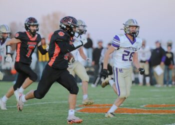 Ipswich's Kyle Hettich rushes for a 58-yard touchdown against Harding County during a Class 9A playoff Thursday, Oct. 23 in Ipswich. Hettich was named to the Class 9A all-state high school football team. Aberdeen Insider photo by Allie Hoekman.