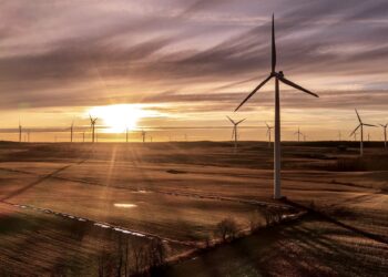 Wind towers and wind farms. Photo courtesy of Invenergy.