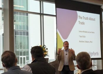 Matt Roberts, founder of the Kernmantle Group was this year's guest speaker at the Lamont Rhodes Lecture Series at Northern State University on Tuesday, April 7. Aberdeen Insider photo by Elisa Sand.