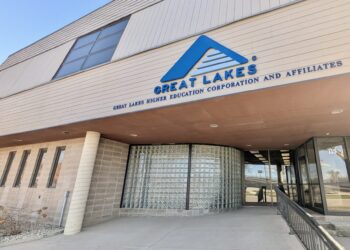 The Brown County Commission approved entering into a purchase agreement to buy the building at 115 First Ave. S.W. for $1 million. Hopes are the building can be renovated for a jail expansion. Aberdeen Insider photo by Scott Waltman