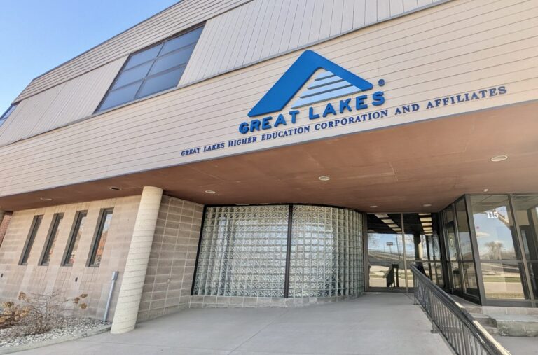 The Brown County Commission approved entering into a purchase agreement to buy the building at 115 First Ave. S.W. for $1 million. Hopes are the building can be renovated for a jail expansion. Aberdeen Insider photo by Scott Waltman