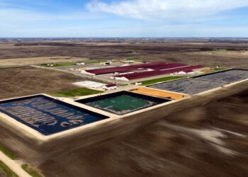 Riverview Dairy is seeking to expand its Morris-based West River Dairy operation from 7,855 cows to almost 19,000 cows. Minnesota Reformer drone photo by Rob Levine.