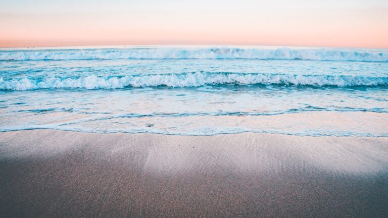 peaceful calm waves