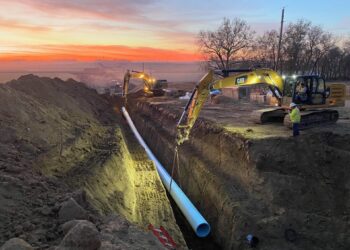 A portion of the Lewis & Clark Regional Water System is installed between Beresford and Sioux Center, Iowa. Photo courtesy of Lewis & Clark Regional Water System.
