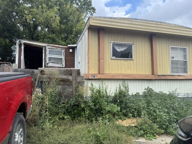 A Green Acres mobile home that's been occupied by Mona and Bruce Greenhalgh since 2012. Volunteers were moving their items out on Thursday, June 30. Aberdeen Insider photo by Shannon Marvel.